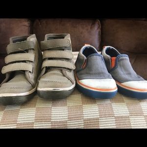 Bundle of two toddler boys sneakers size 8